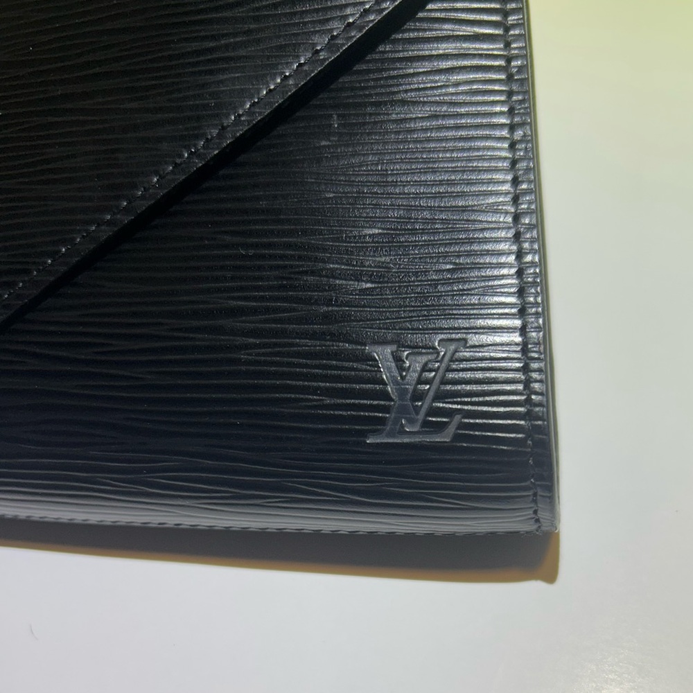 Louis Vuitton Black Textured Clutch Epi Leather Purse - Picture 4 of 10